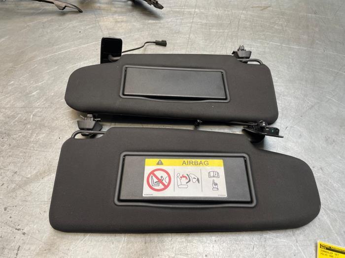 Zonneklep set van een Volvo V60, Gebruikt, -, -, Ophalen of Verzenden