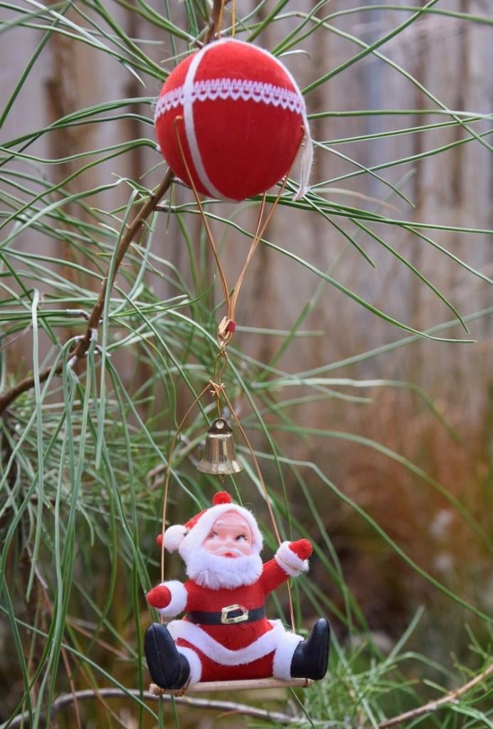 Vintage kerst decoratie; kerstman met luchtballon, Ophalen of Verzenden
