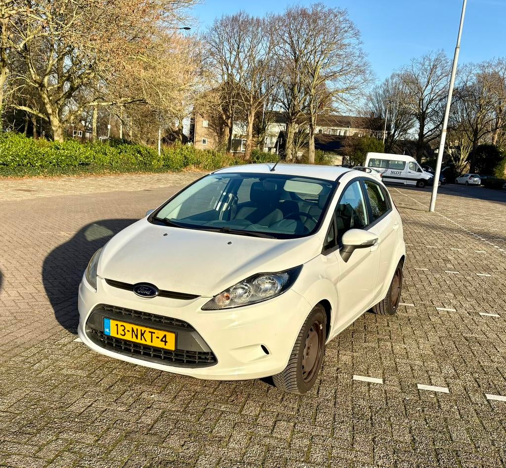 Ford Fiësta 1.25 44KW 5DR 2010 Wit, Voorwielaandrijving, 40 €/maand, 4 cilinders, Wit