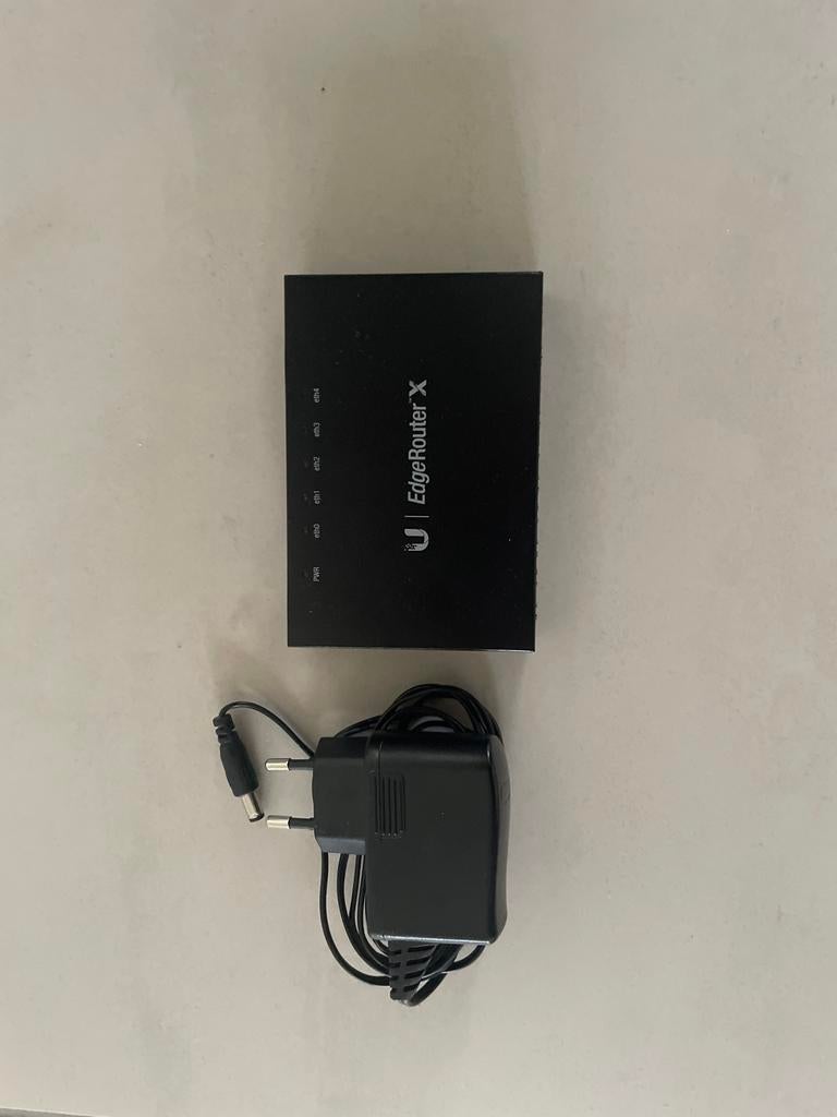 Ubiquiti EdgeRouter X - 4 Poorten, Computers en Software, Ophalen, Gebruikt, Router