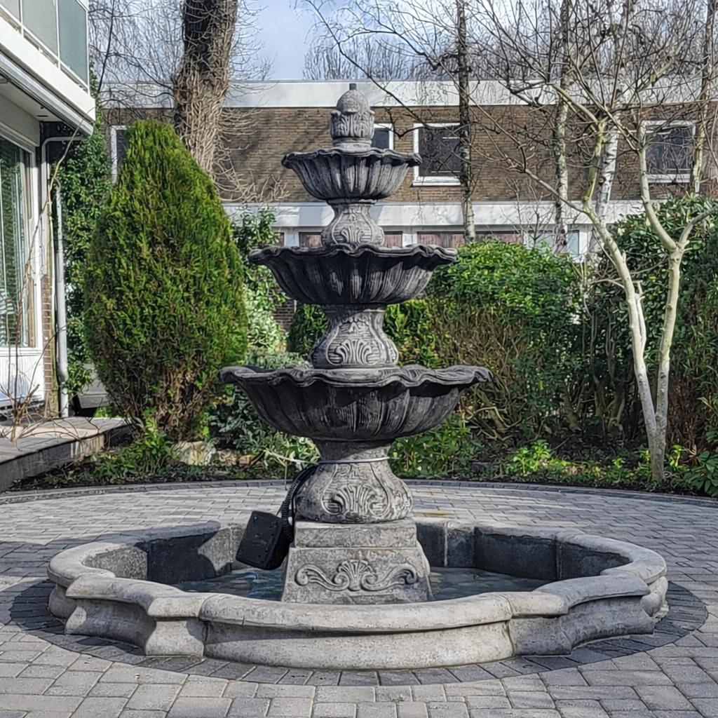 Renaissance fontein met rand, Tuin en Terras, Waterpartijen en Fonteinen, Ophalen, Nieuw, Beton, Fontein