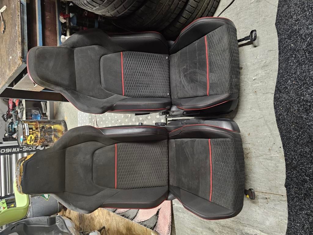 Gezocht stoel hoes links vw golf 8 gti, Ophalen of Verzenden, Gebruikt, Volkswagen