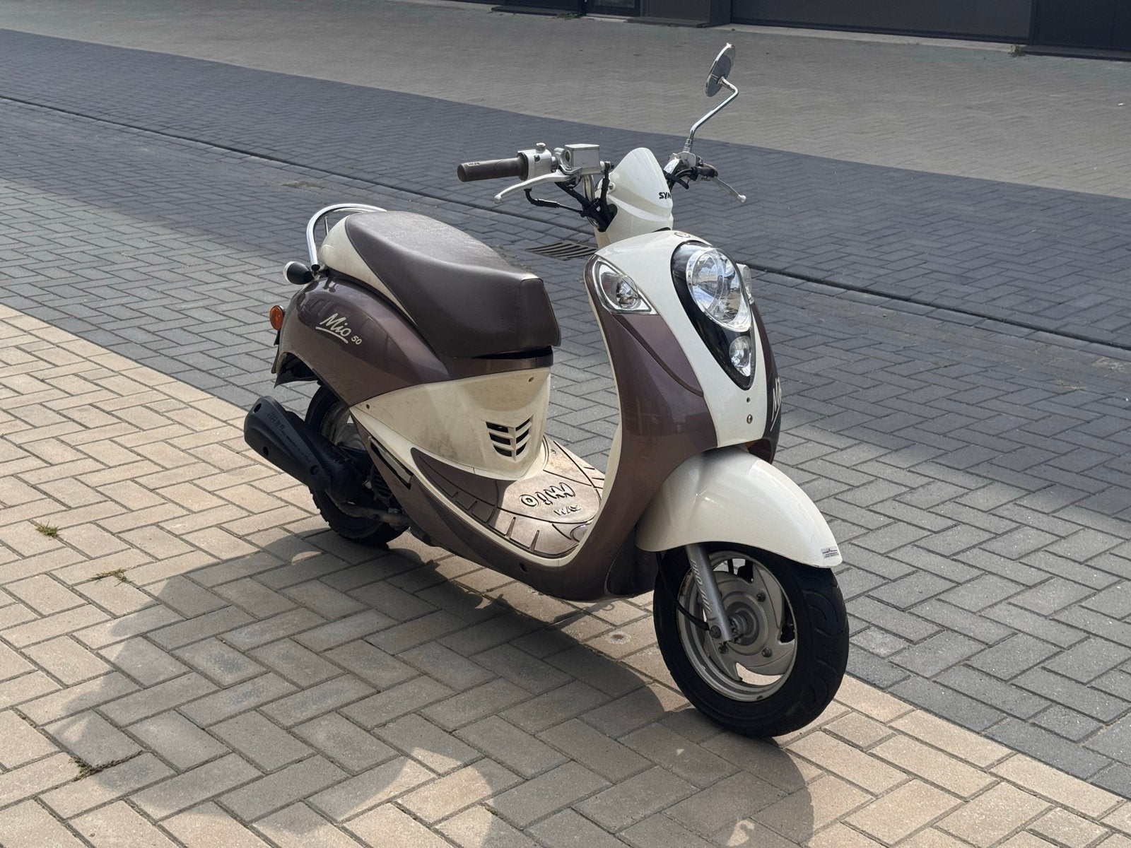 Sym Mio 4T Snor Scooter - Beige/Bruin, Fietsen en Brommers, Gebruikt, SYM, Ophalen of Verzenden, Benzine