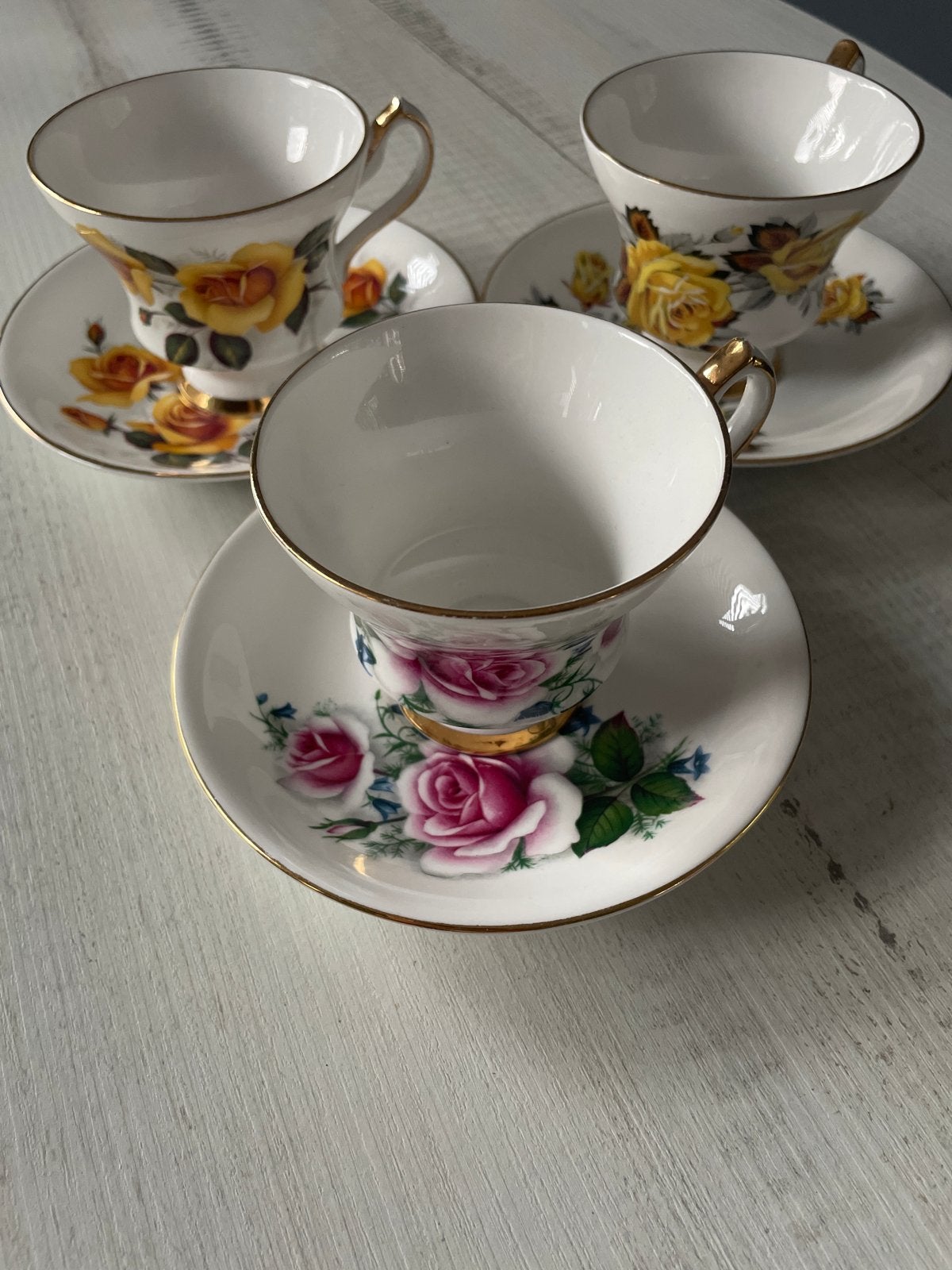 3x Royal Windsor kop en schotel, diverse bloemmotieven, Ophalen of Verzenden