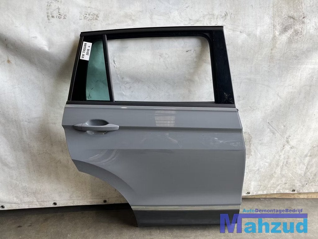 VW TIGUAN Nardo grey grijs rechts achter deur portier 2016+, Auto-onderdelen, Gebruikt, Volkswagen AG, Achter, Berliner Ring 2
38440  Wolfsburg, DE