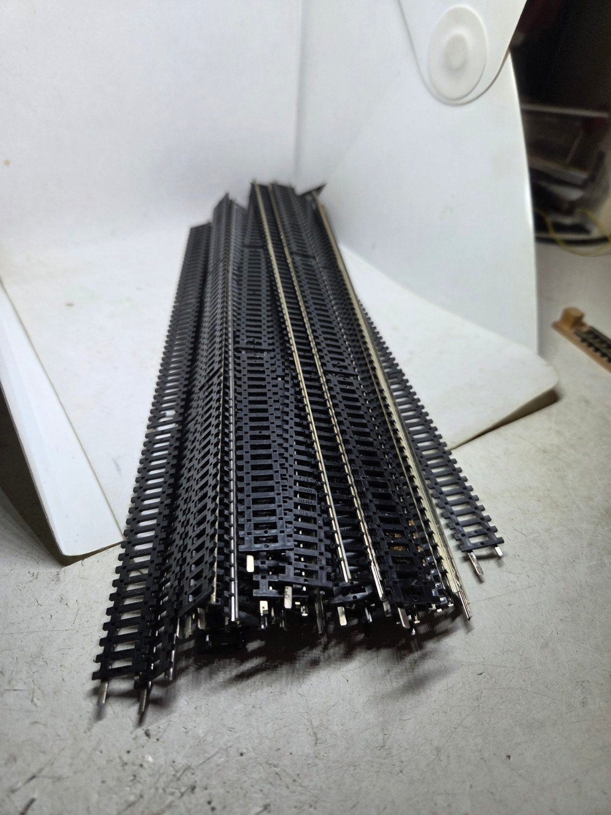Minitrix 4902 Rechte Railsen - +/- 30 cm - Meerdere  pps, Gebruikt, Gelijkstroom, Trix, Analoog