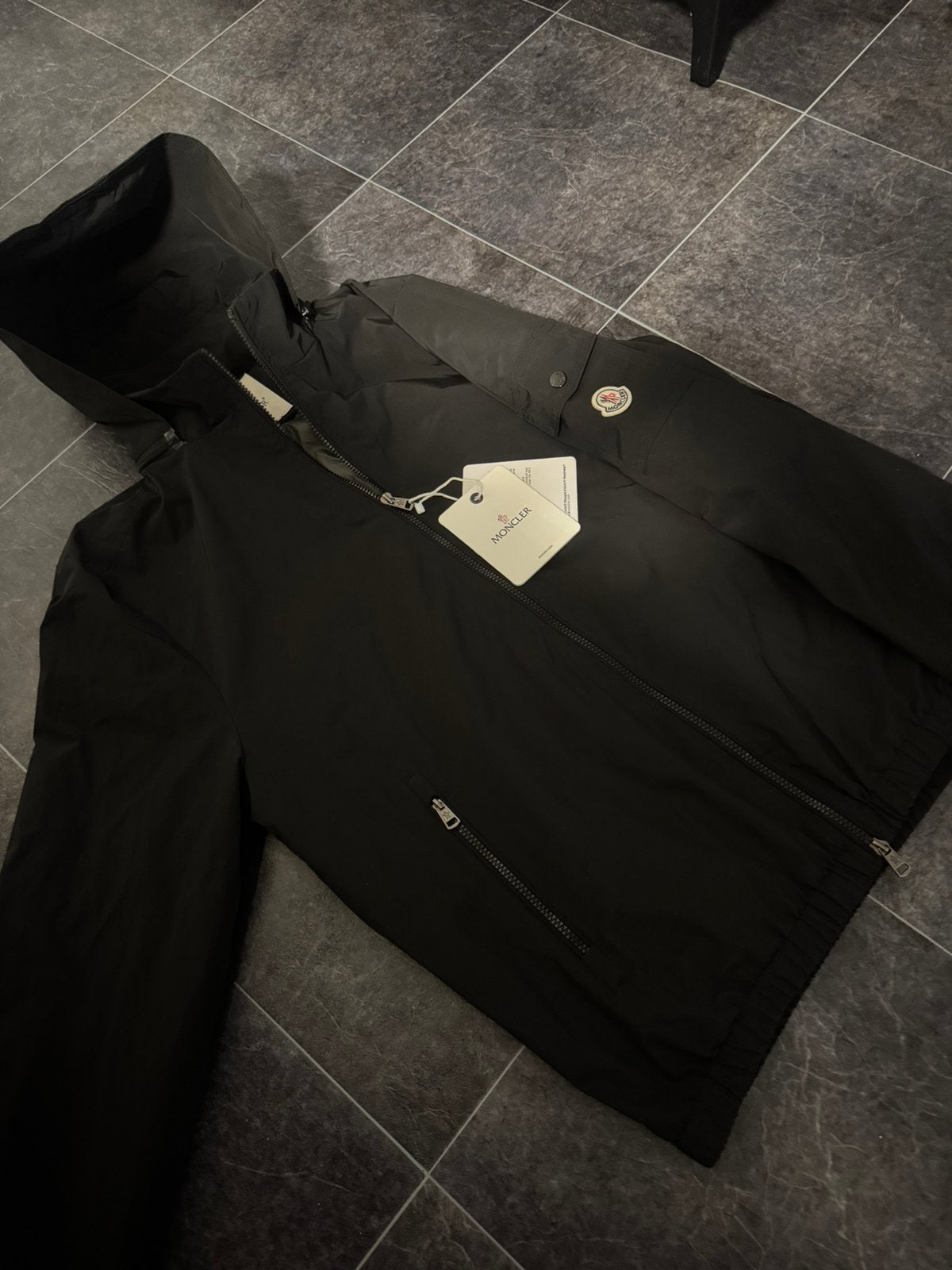 Moncler sassiere windjacket, Ophalen of Verzenden, Zo goed als nieuw, Maat 56/58 (XL), Zwart