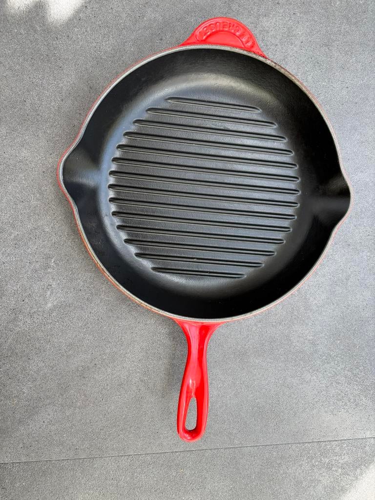 Le creuset grilpan 30cm rond met steel, Ophalen of Verzenden, Zo goed als nieuw, Gietijzer, Koekenpan of Braadpan
