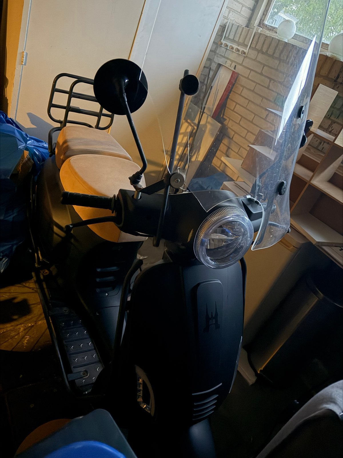 Goed onderhouden scooter - Weinig kilometers!, Fietsen en Brommers, Ophalen, Gebruikt