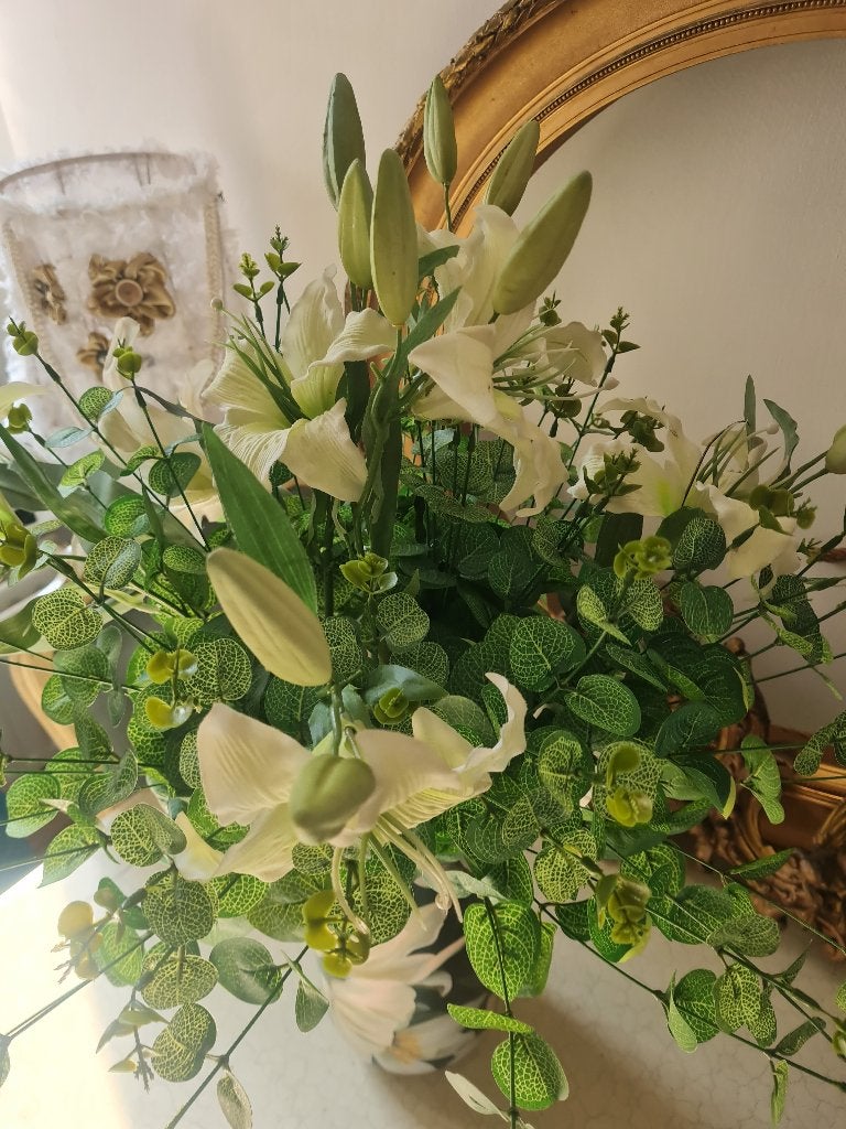 Nieuwe metalen vaas met lelie decor foto 1 t/m 7, Heikant 21 Kaatsheuvel, 21 cm, Meerkleurig, Belle Vieille Brocante