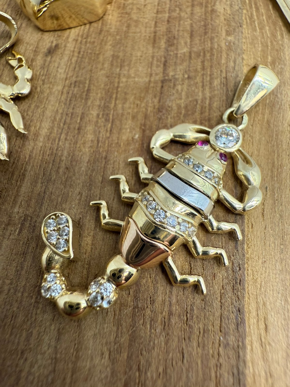 Prachtige 14 karaats gouden schorpioen hanger | ITALY, Sieraden, Tassen en Uiterlijk, Kettinghangers, Zo goed als nieuw, Goud