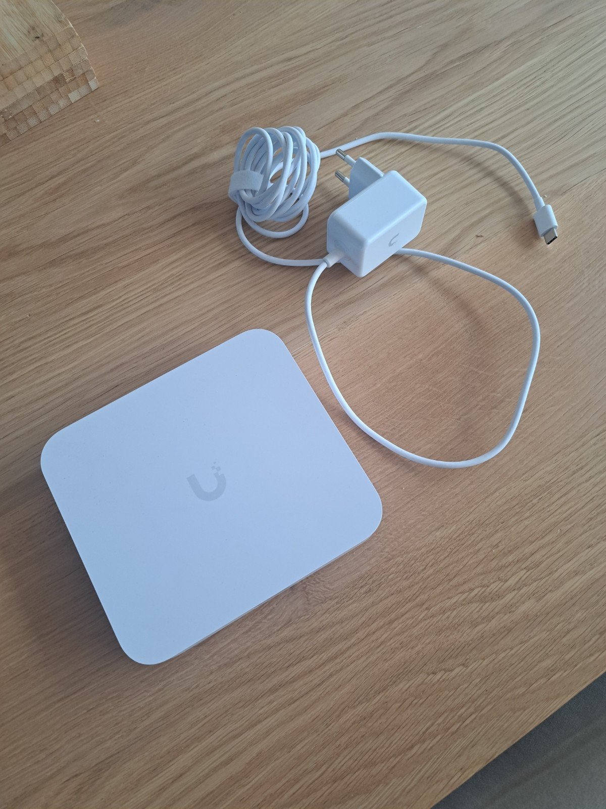 Unifi Ultra Gateway - Compacte en Krachtige Netwerkoplossing, Computers en Software, Routers en Modems, Verzenden, Zo goed als nieuw