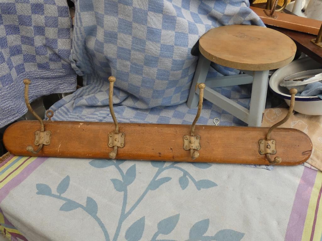oude kapstok/ kapstok met 4 dubbelhaken, Wandkapstok, Gebruikt, Ophalen of Verzenden, Minder dan 100 cm