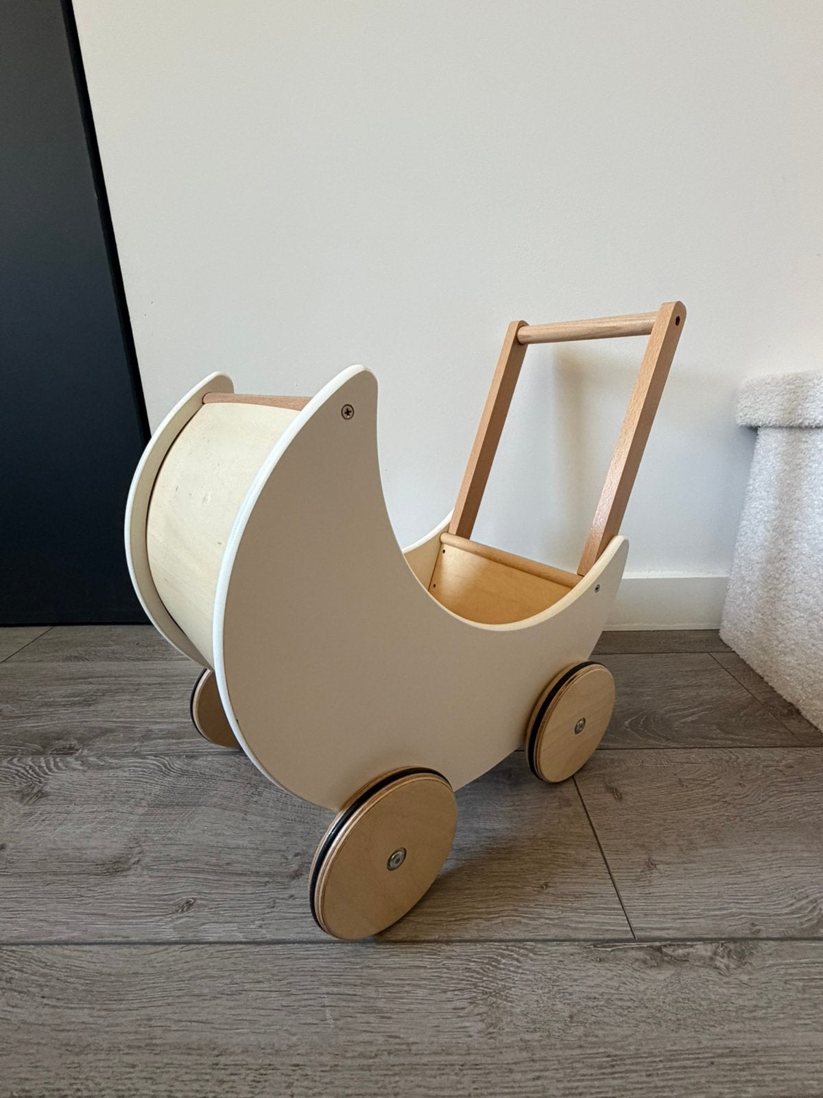 Poppenwagen hout, Ophalen, Zo goed als nieuw, Babypop
