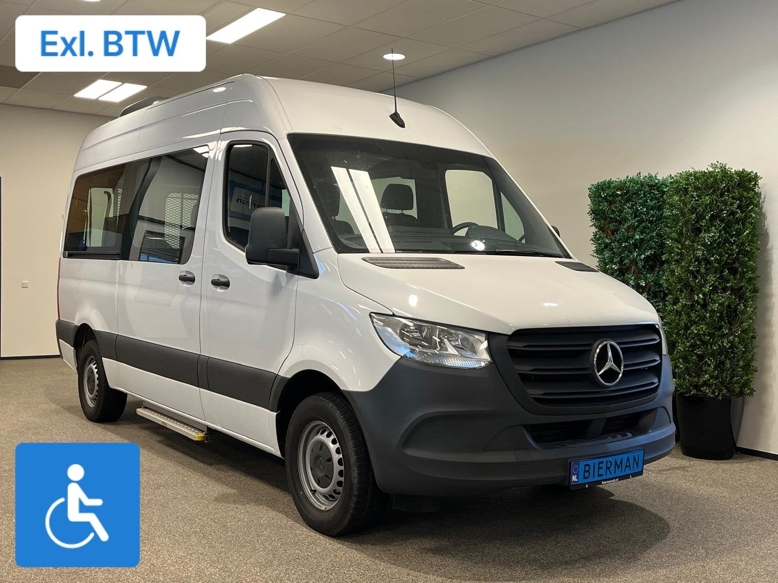 Mercedes Sprinter 311 L2H2 Rolstoelbus Groepsvervoer 6+2, Stof, Gebruikt, Zwart, 4 cilinders