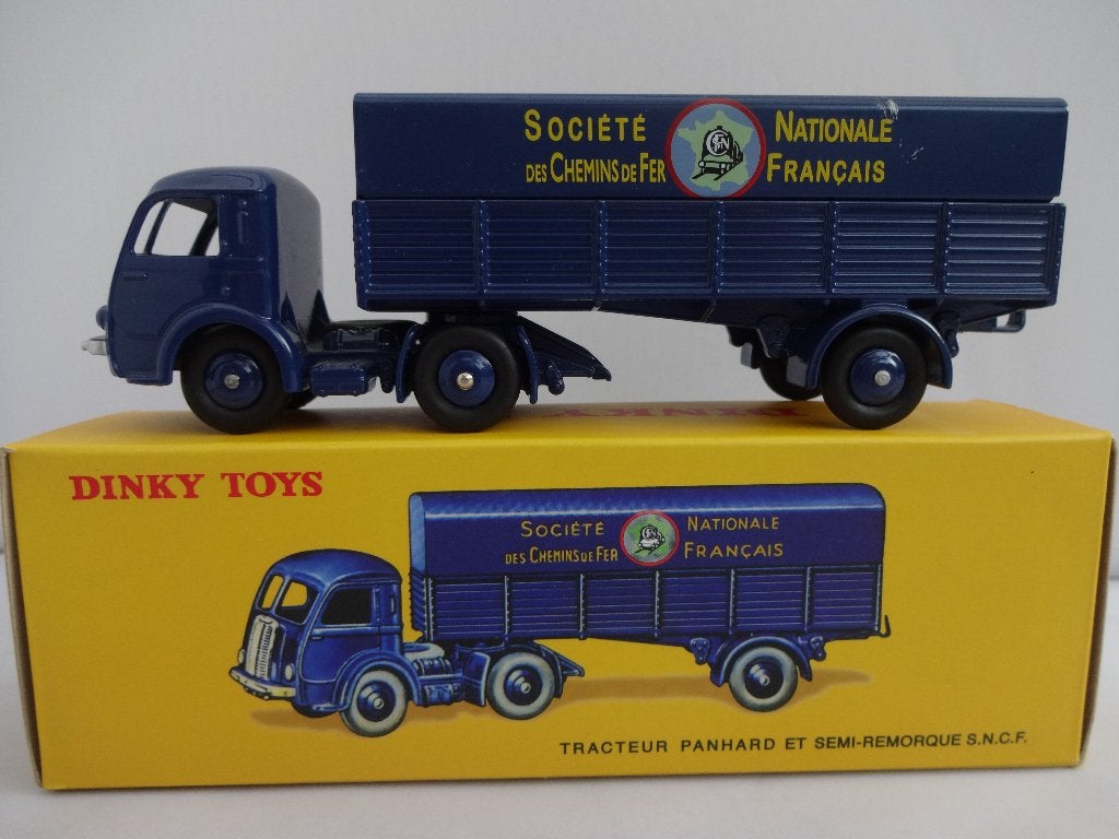 Panhard met oplegger blauw S.N.C.F. nr: 32AB Dinky Toys 1:55, Ophalen of Verzenden, Nieuw, Bus of Vrachtwagen