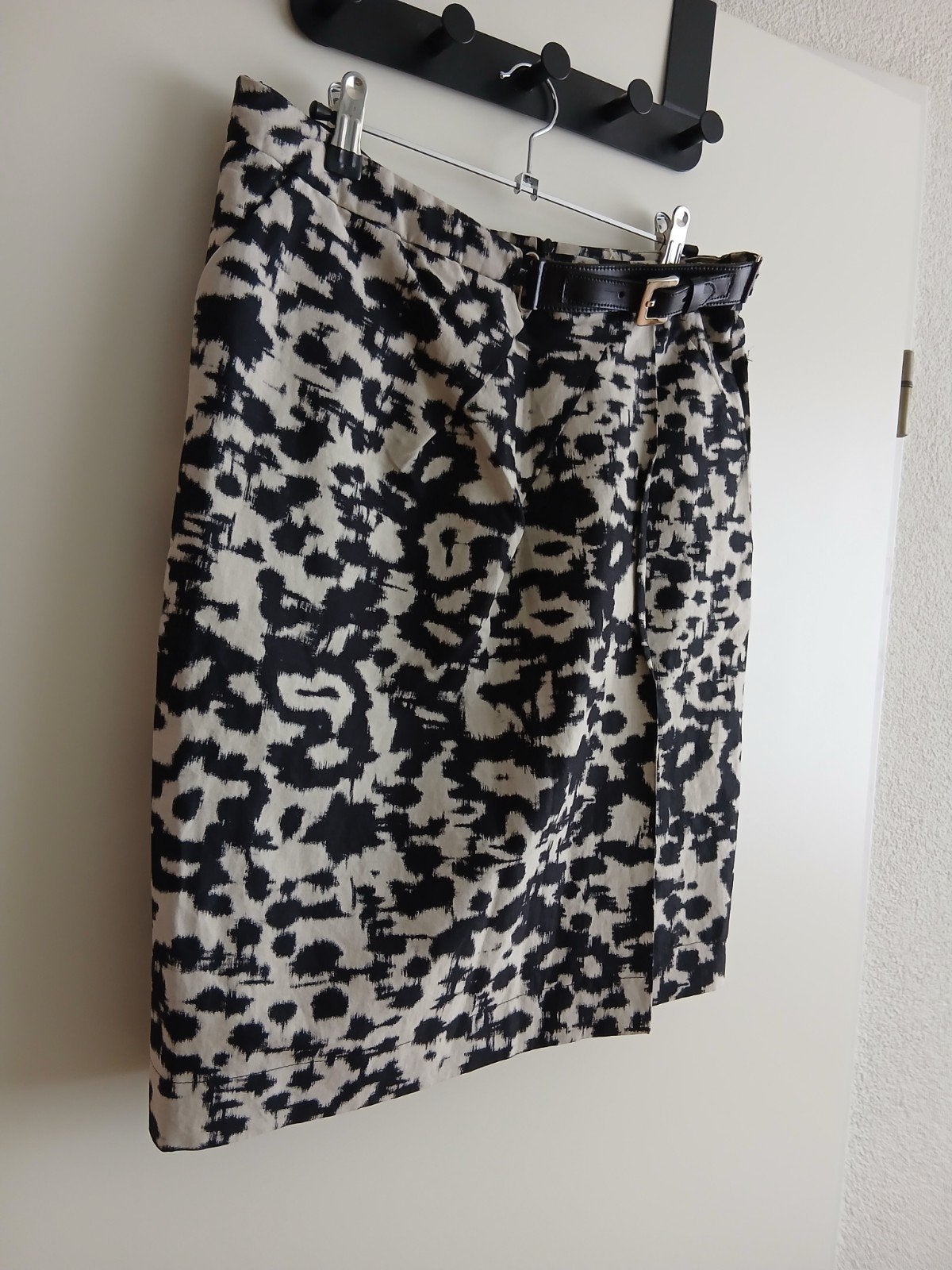 Elegant nieuw zwart/off white rokje van NATAN. Maat 40., Maat 38/40 (M), Verzenden, Zwart, Nieuw