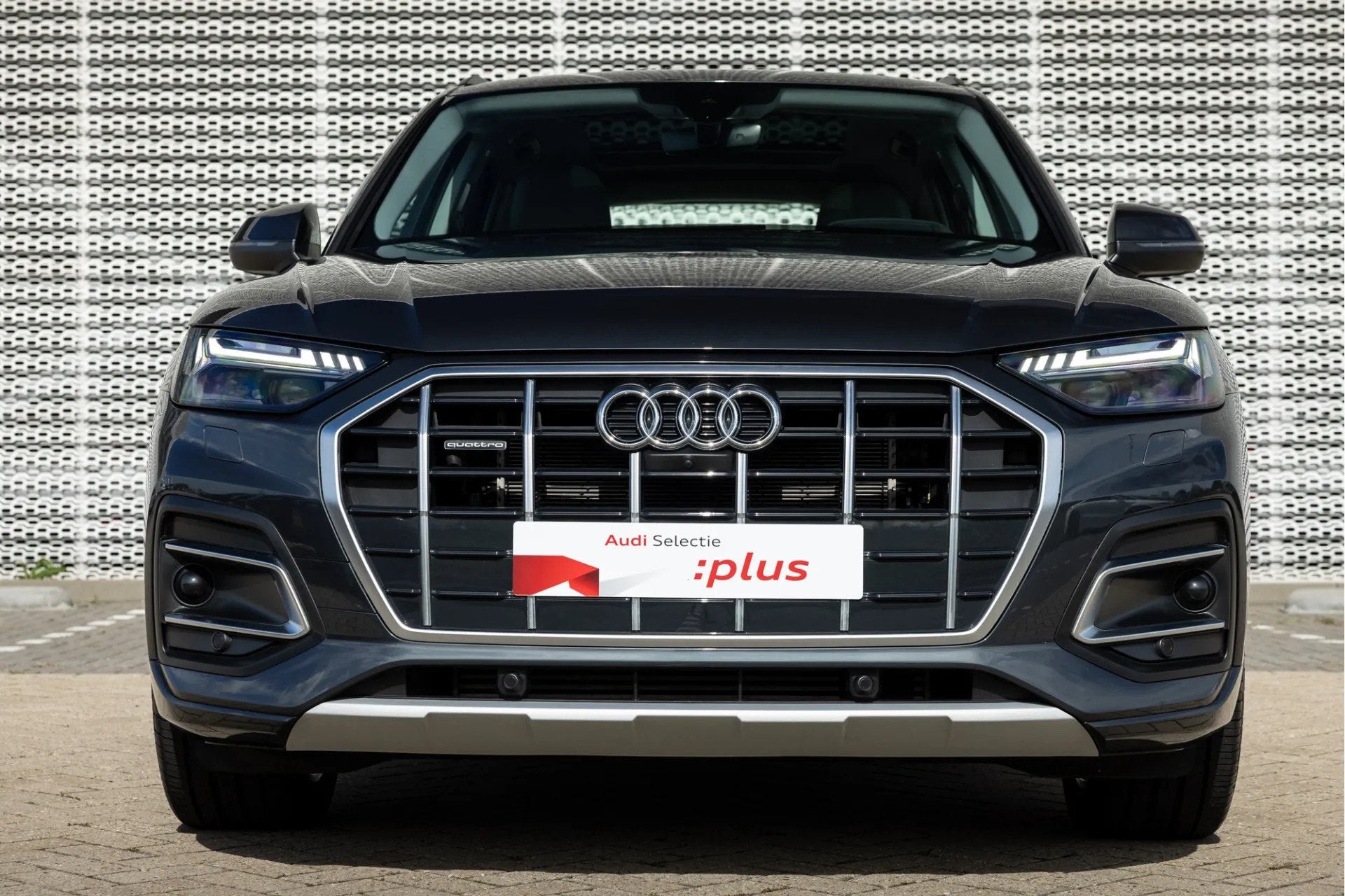 Audi Q5 50 TFSI e 299PK Advanced edition (bj 2024), Automaat, Gebruikt, Leder en Stof, Plug-in hybride
