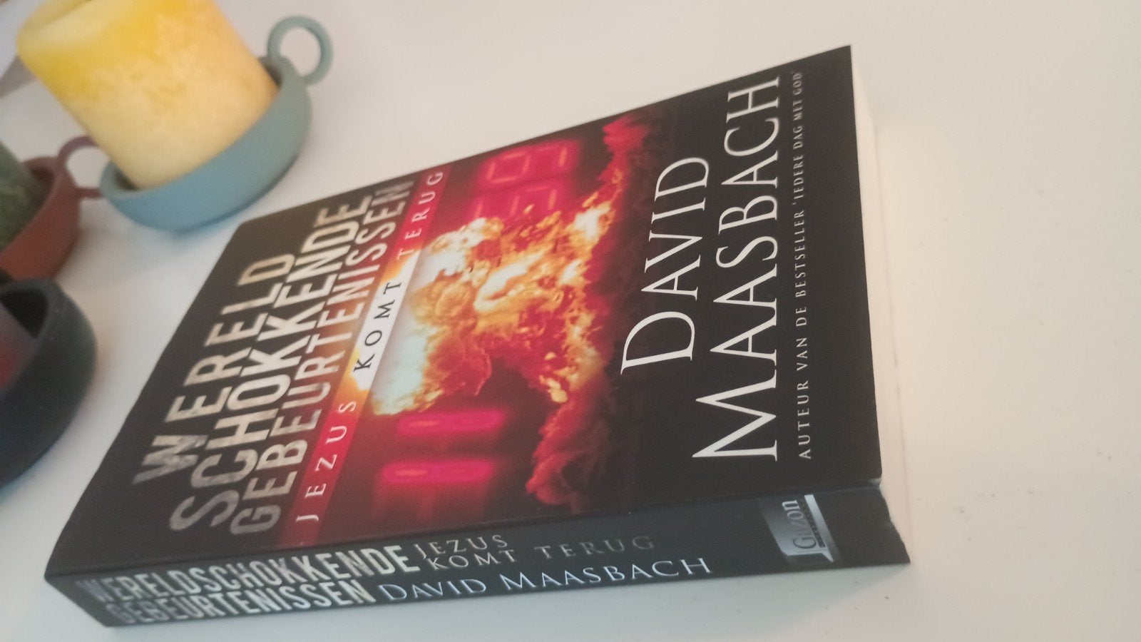 David Maasbach - Wereldschokkende gebeurtenissen, Boeken, Ophalen of Verzenden, Zo goed als nieuw, David Maasbach