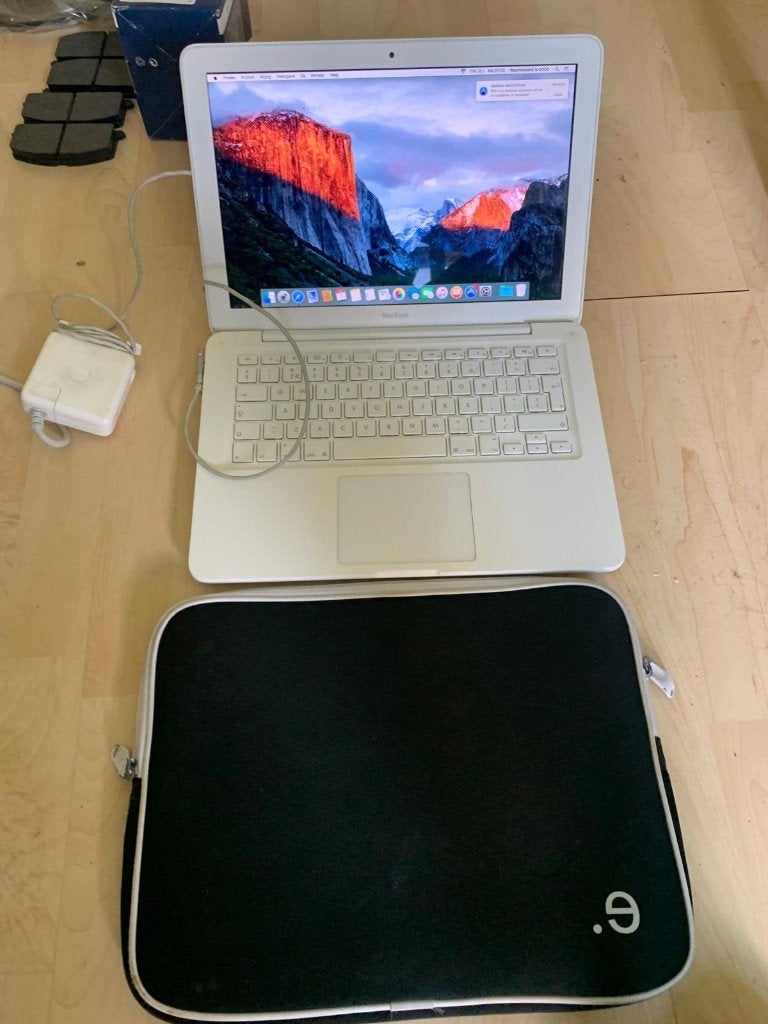 Oude MacBook "Core 2 Duo" 2.26 13" (Uni/Late 09), Computers en Software, Apple Macbooks, Gebruikt, 256 GB, Qwerty, 13 inch