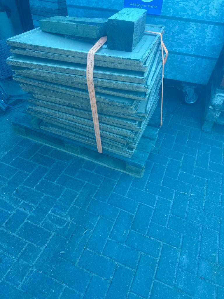 20 Terras tafels met poten, Tuin en Terras, Tuintafels, Ophalen of Verzenden, Gebruikt, Rechthoekig, Overige materialen