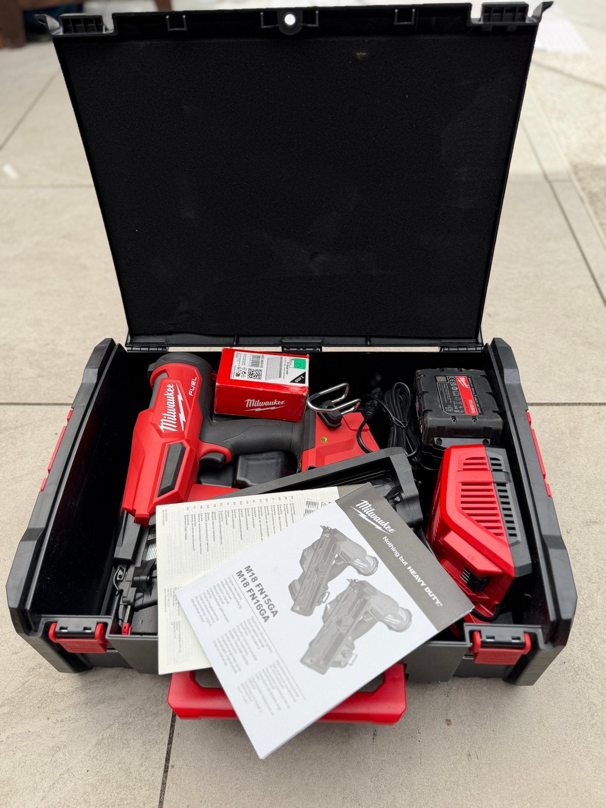 Milwaukee M18 FUEL  afwerkingstacker (body), Ophalen, Zo goed als nieuw