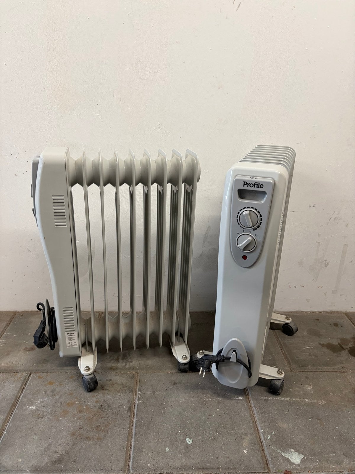 Profile Oliegevulde Radiator - 700W-2000W, Radiator, Minder dan 60 cm, Ophalen of Verzenden, Zo goed als nieuw