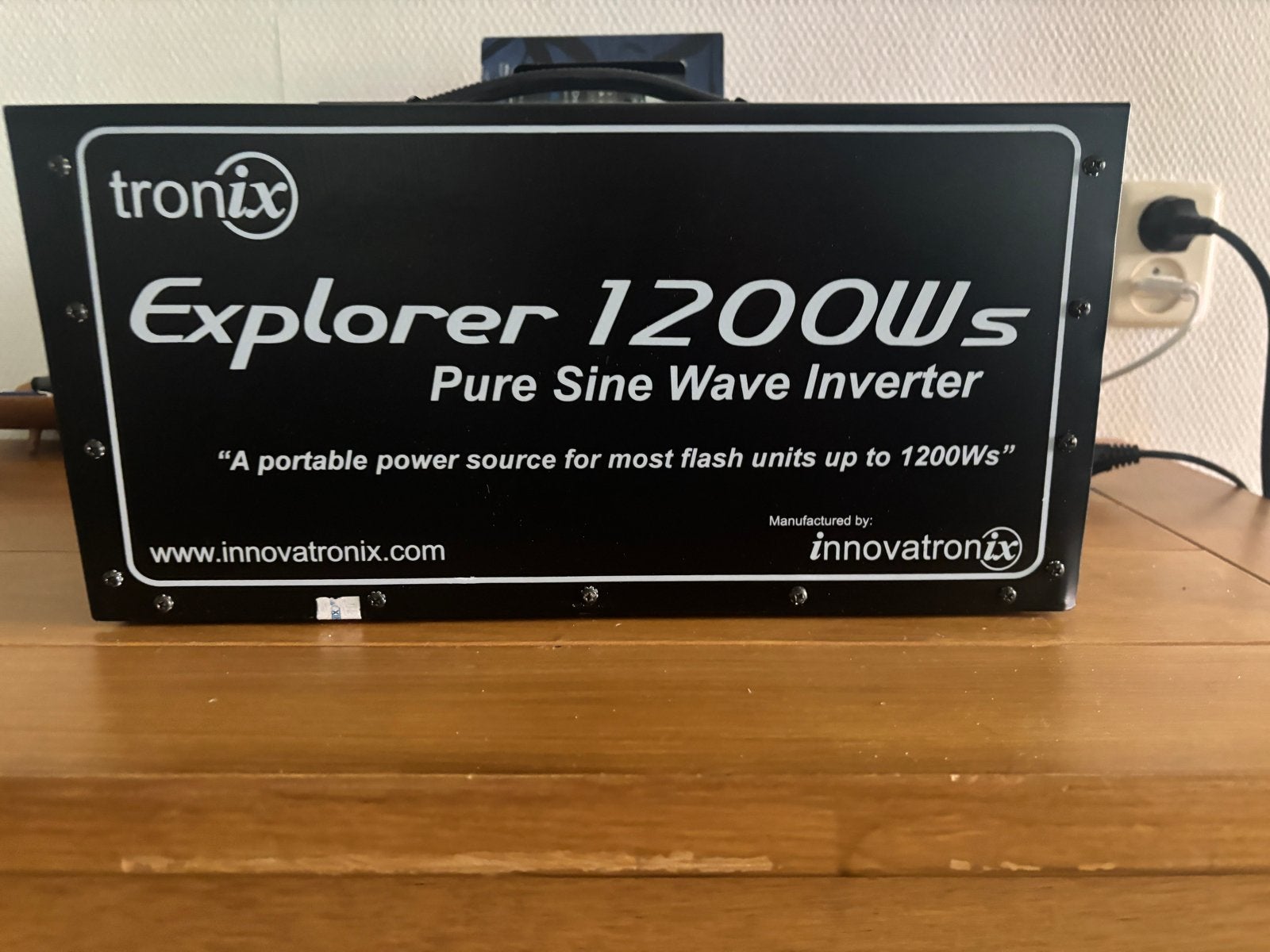 Tronix Explorer 1200Ws remote power socket, Ophalen of Verzenden, Zo goed als nieuw