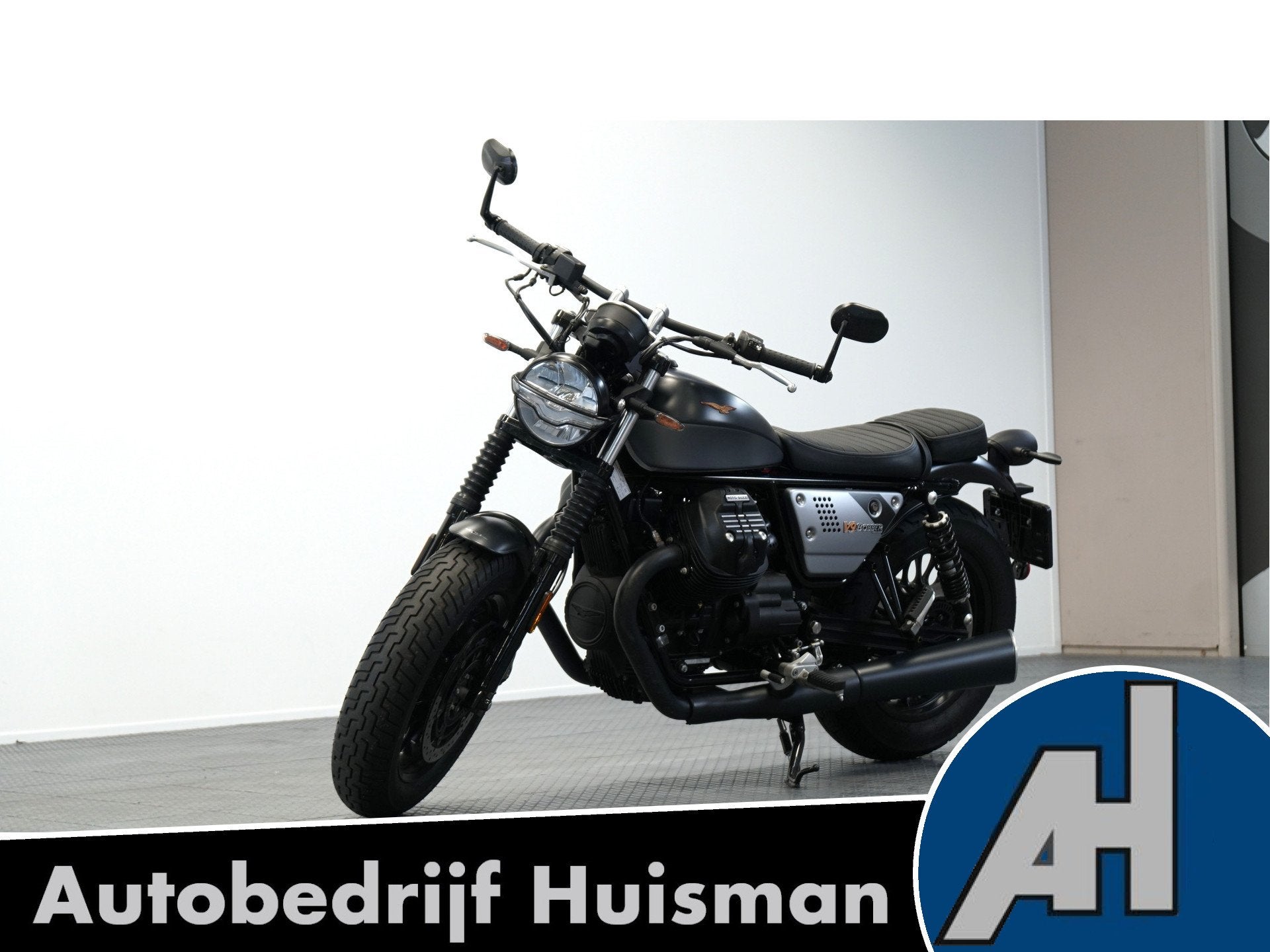 Moto Guzzi V9 Bobber 986km! NIEUWSTAAT! (bj 2023), Motoren, Motoren | Moto Guzzi, 853 cc, Meer dan 35 kW, Ossebroeken 20
9411VR  BEILEN, NL