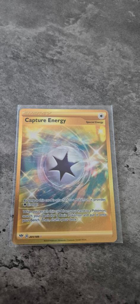 Pokémon TCG Capture Energy Gold Secret Rare 201/189, Ophalen of Verzenden, Zo goed als nieuw, Losse kaart, Foil