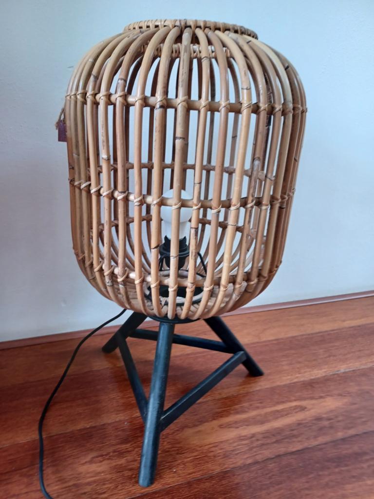 Rotan tafellamp met zwart metalen onderstel, Ophalen, Zo goed als nieuw, Bohemian, Natuurlijk, Modern