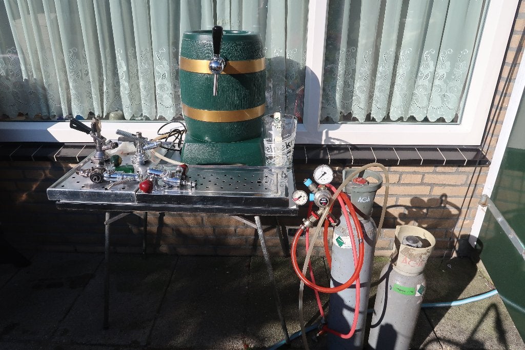 Biertap installatie met CO2 flessen en toebehoren, Witgoed en Apparatuur, Ophalen, Gebruikt, Overige merken