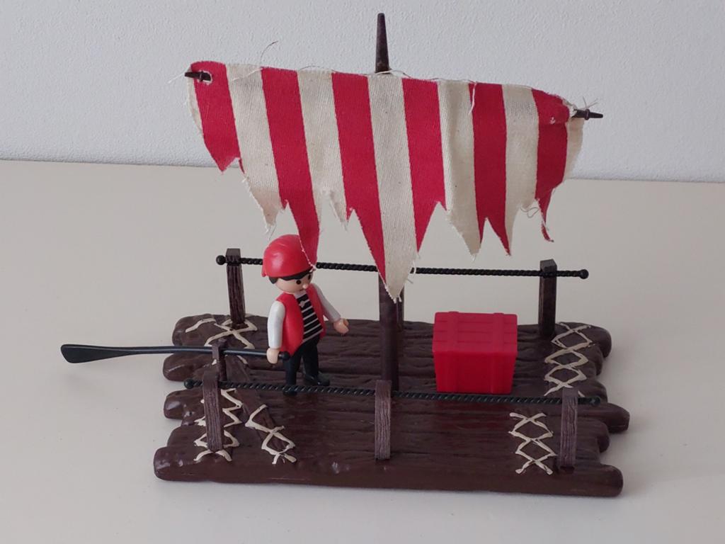 Piraat op vlot van Play O.K., Ophalen of Verzenden, Jongen of Meisje