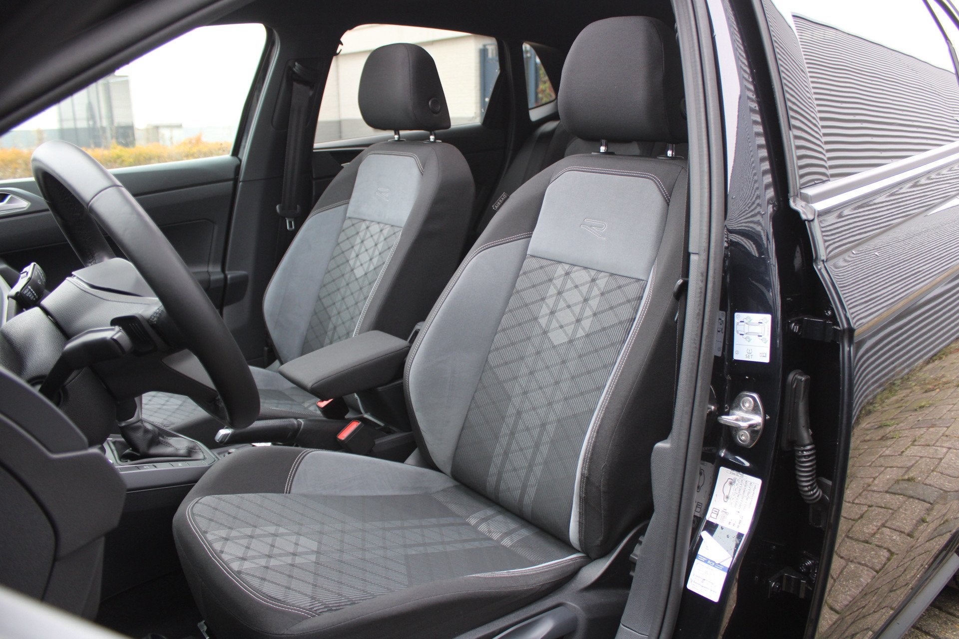 Volkswagen Polo 1.0 TSI 3x R-Line | Panoramadak| Camera | Ad, Auto's, Zwart, 1096 kg, Zwart, Origineel Nederlands