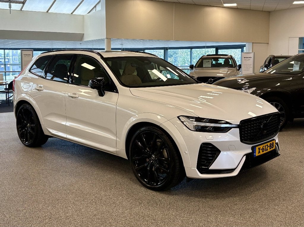 Volvo XC60 T6 Ultimate Dark Luchtvering B&W | Volvo Garantie, Auto's, Automaat, Dealer onderhouden, Beige, 1969 cc