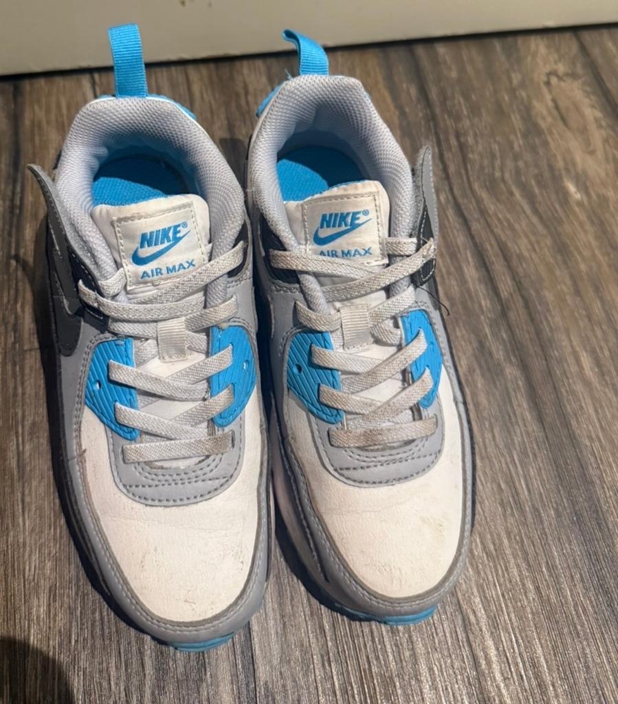 Nike schoenen maat 32, Kinderen en Baby's, Kinderkleding | Schoenen en Sokken, Ophalen, Jongen of Meisje, Schoenen