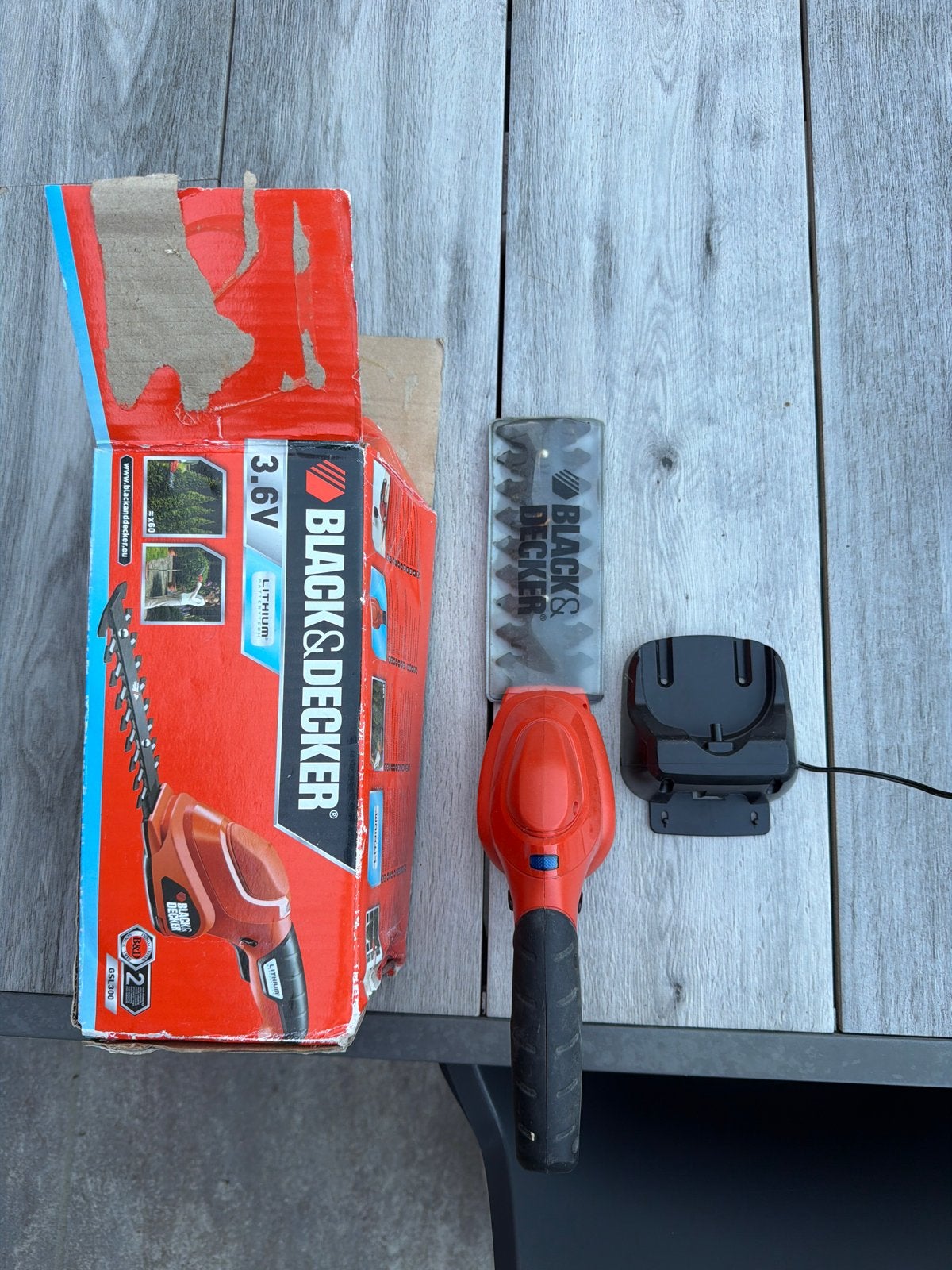 Black & Decker GSL300 3.6V Lithium heggenschaar, Ophalen, Zo goed als nieuw, Accu