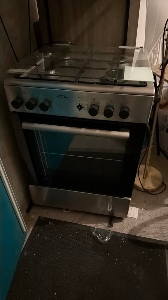 Leuke gasfornuis met oven weinig gebruikt, Witgoed en Apparatuur, Fornuizen, Zo goed als nieuw, Gas, Vrijstaand, 85 tot 90 cm