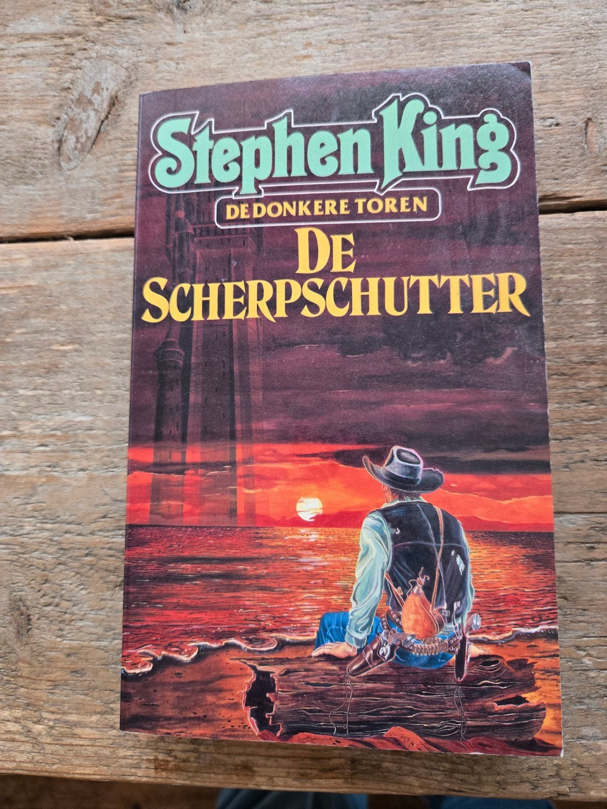 Stephen king de scherpschutter de donkere toren, Ophalen of Verzenden, Zo goed als nieuw, Stephen King