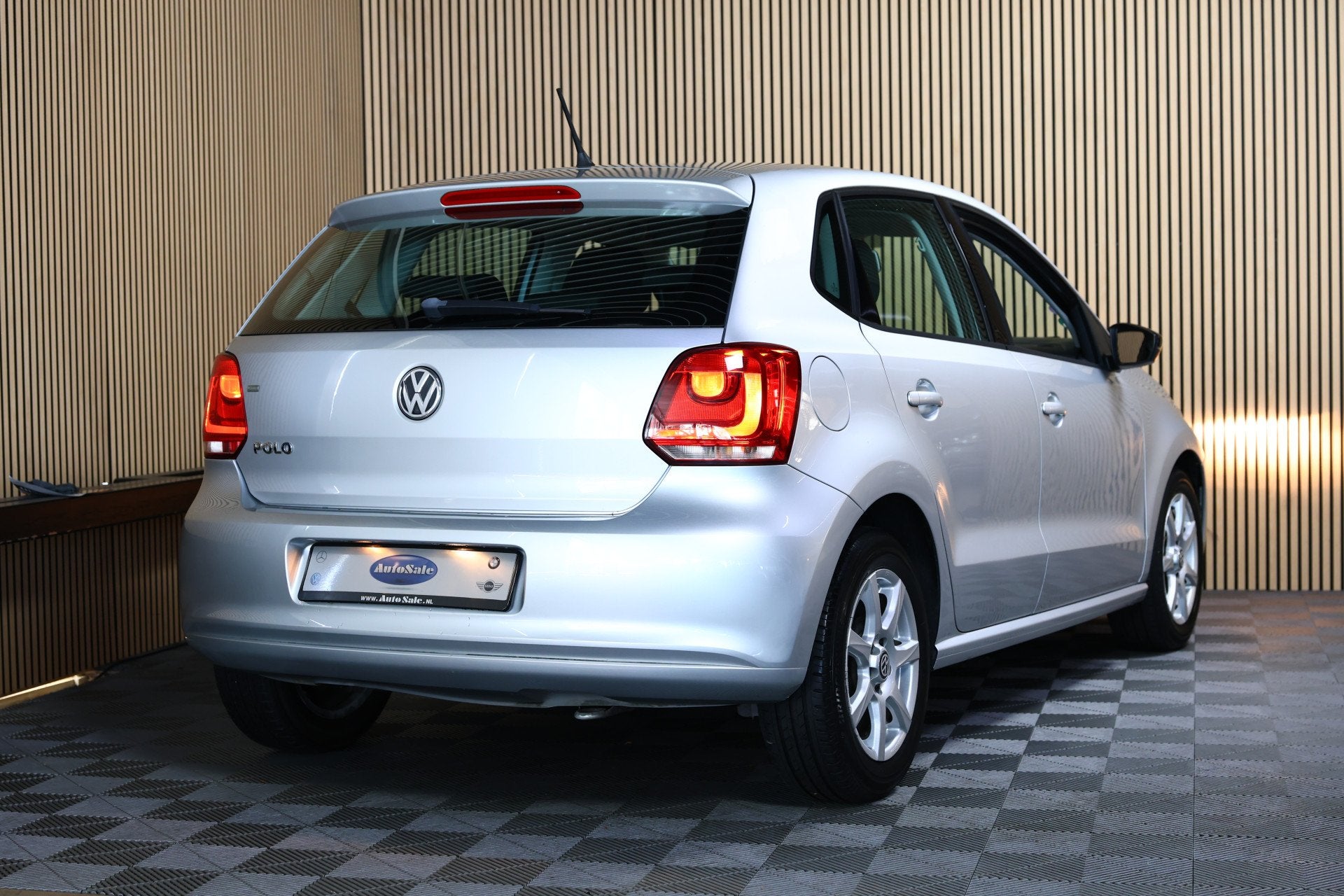 Volkswagen Polo 1.2 Easyline AVM CARPLAY AIRCO BLUETOOTH AUX, Auto's, Volkswagen, Voorwielaandrijving, Euro 5, 967 kg, 40 €/maand