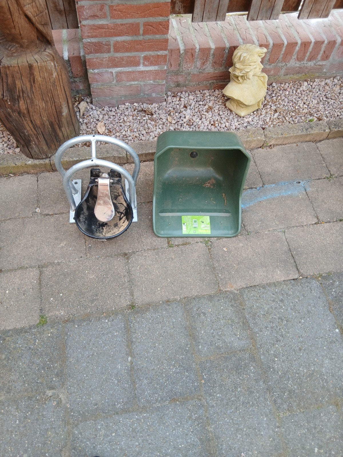 Zelfdrinker met beugel en voerbak, voor paarden, Ophalen of Verzenden, Nieuw
