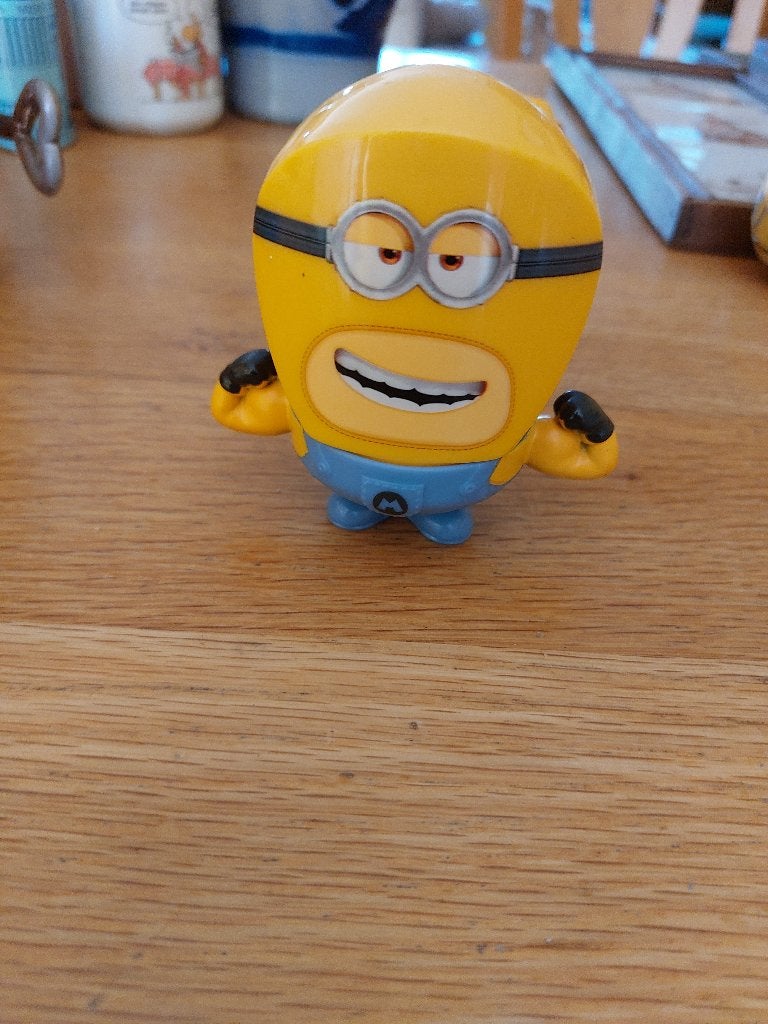 Minion Mc. Donalds Despicable Me, Ophalen of Verzenden