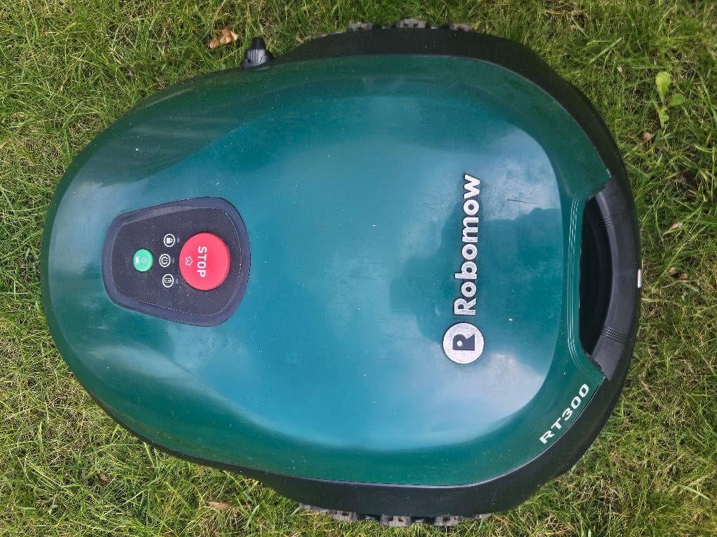 Robomow RT300 – compacte en betrouwbare robotmaaier, Ophalen, Gebruikt, Robomow, Bestuurbaar via app