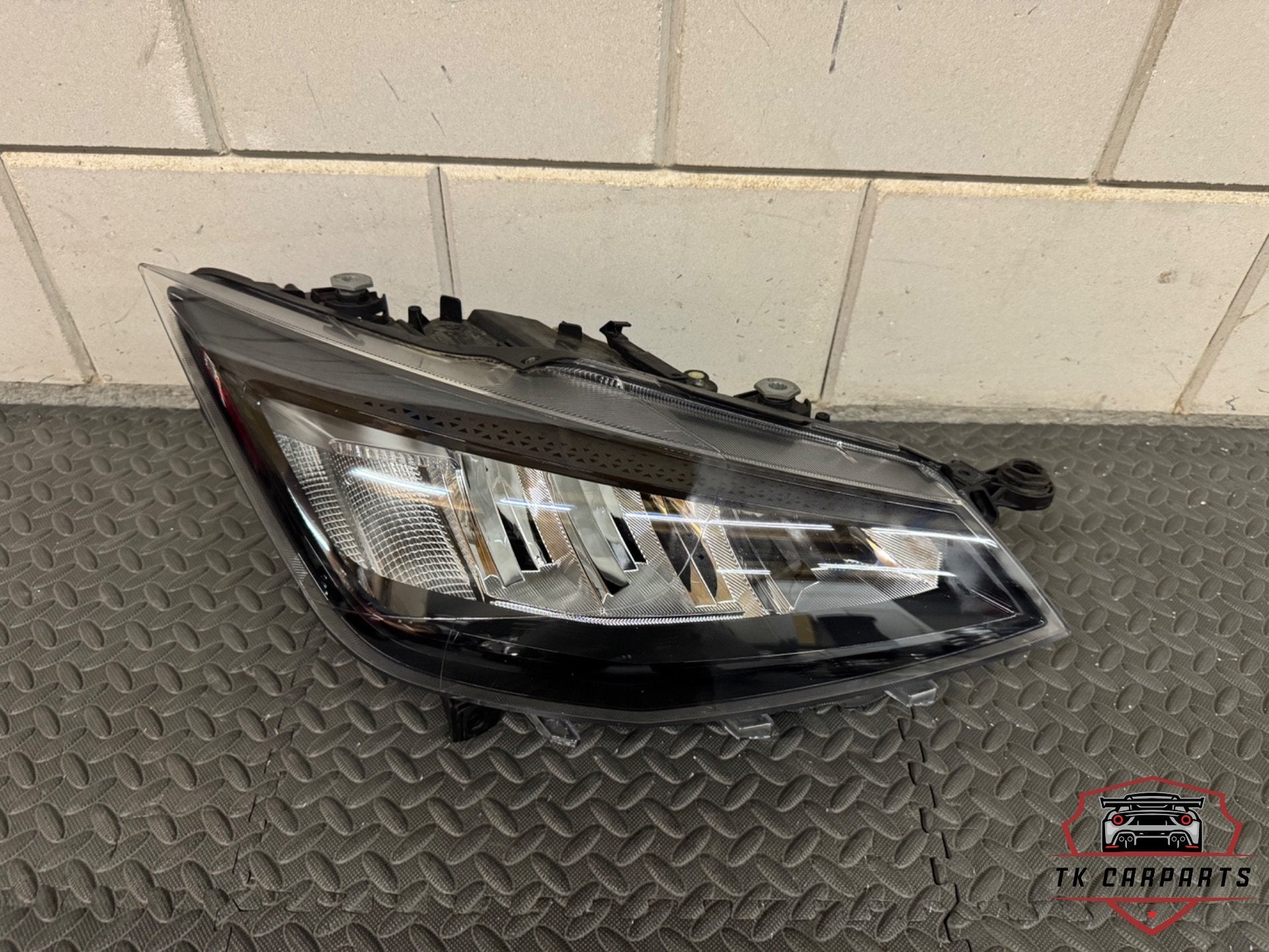 Seat ibiza 6f / Arona facelift full led koplamp 6f1941006e, Auto-onderdelen, Gebruikt, Autovia A-2, Km 585 585
08760  Martorell, ES