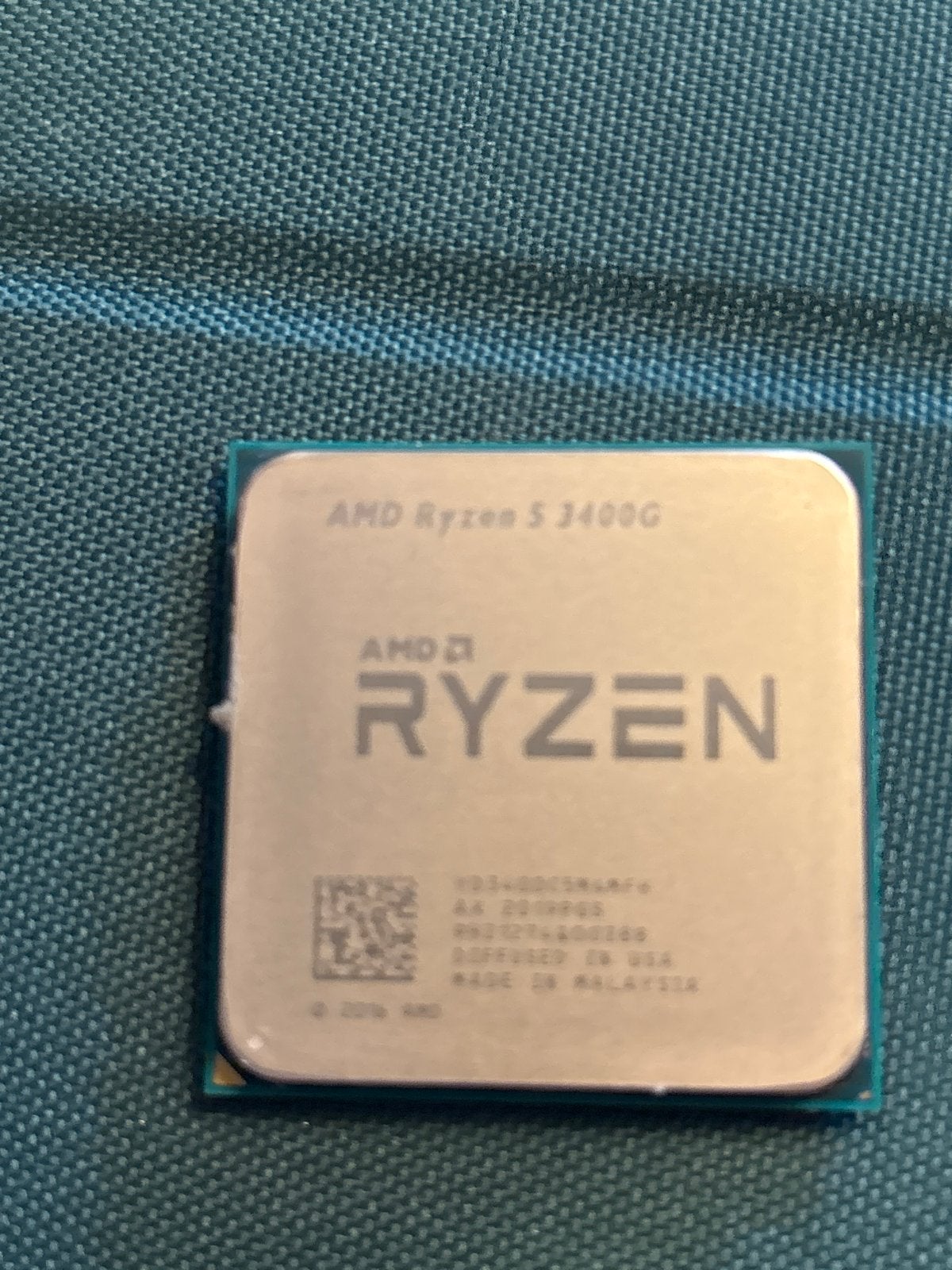 AMD Ryzen 5 3400G Processor met Radeon RX Vega 11 Graphics, Computers en Software, Ophalen, Gebruikt, 4-core, 3 tot 4 Ghz