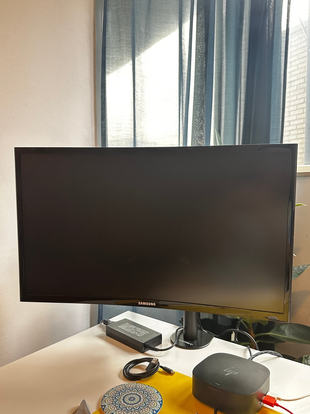 Samsung Monitor 24-inch with monitor arm, Computers en Software, Ophalen, IPS, Full HD, Zo goed als nieuw