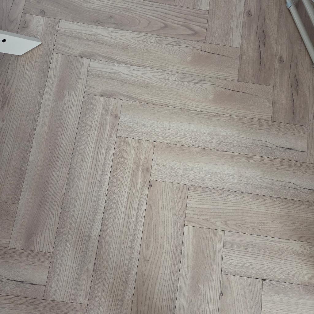 Laminaat visgraat, Huis en Inrichting, Stoffering | Vloerbedekking, Ophalen, Zo goed als nieuw, 25 tot 50 m², Laminaat