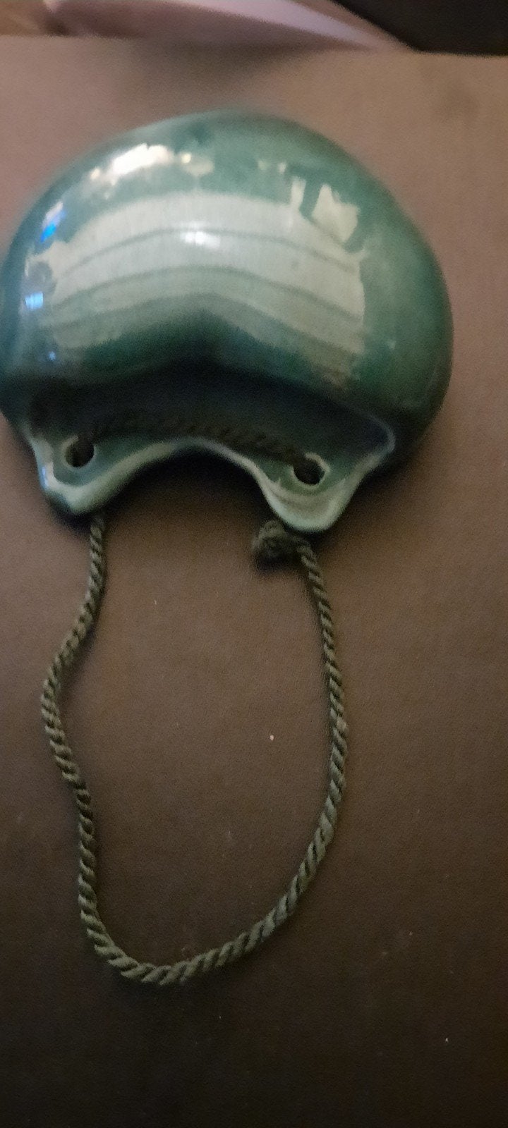 Groen keramisch hart met touw, wijwaterbakje wanddecoratie, Antiek en Kunst, Antiek | Keramiek en Aardewerk, Ophalen of Verzenden