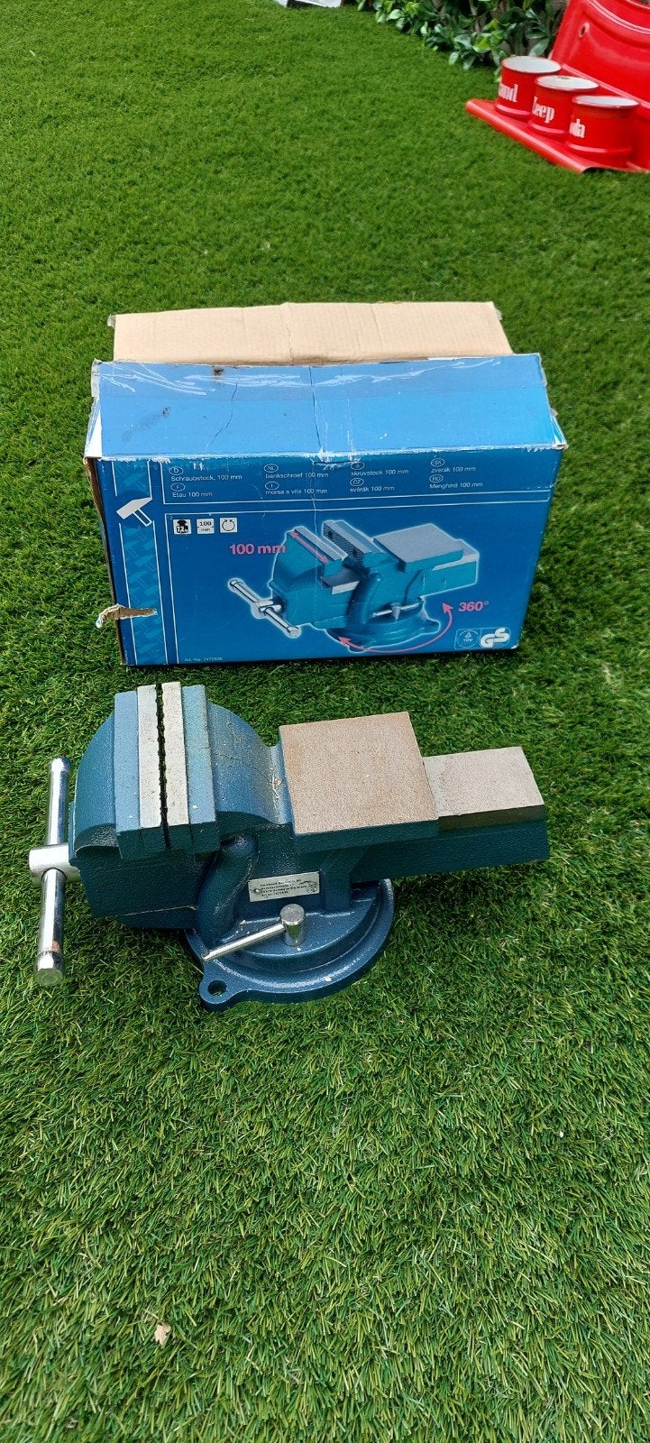 Bankschroef 100 mm - Nieuw in doos, Ophalen of Verzenden, Nieuw, Bankschroef