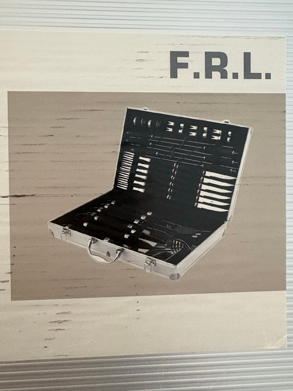 F.R.L. 33-delige BBQ gereedschapset in aluminium koffer, Ophalen of Verzenden, Nieuw